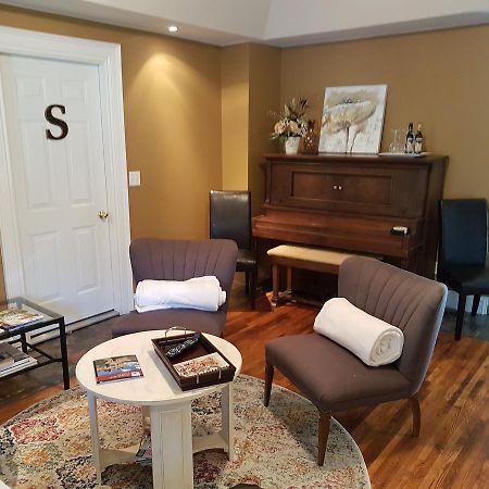 Hellemsfield Inn & Bed And Breakfast Kingsville Εξωτερικό φωτογραφία
