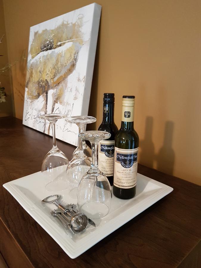 Hellemsfield Inn & Bed And Breakfast Kingsville Εξωτερικό φωτογραφία